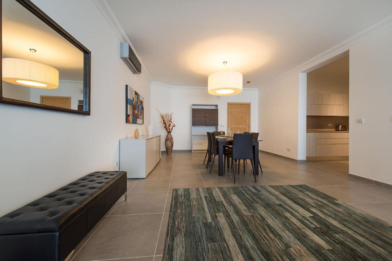 Seafront Luxury Apartment With Pool Сліма Екстер'єр фото