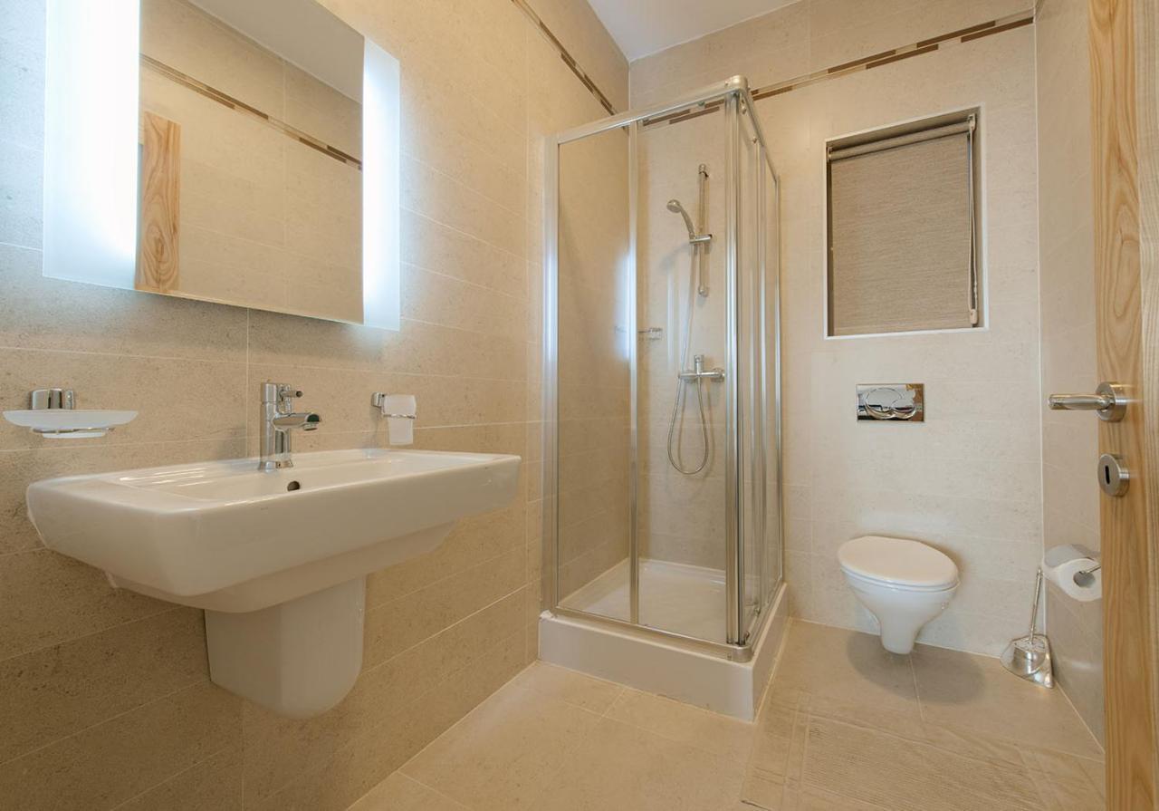Seafront Luxury Apartment With Pool Сліма Екстер'єр фото