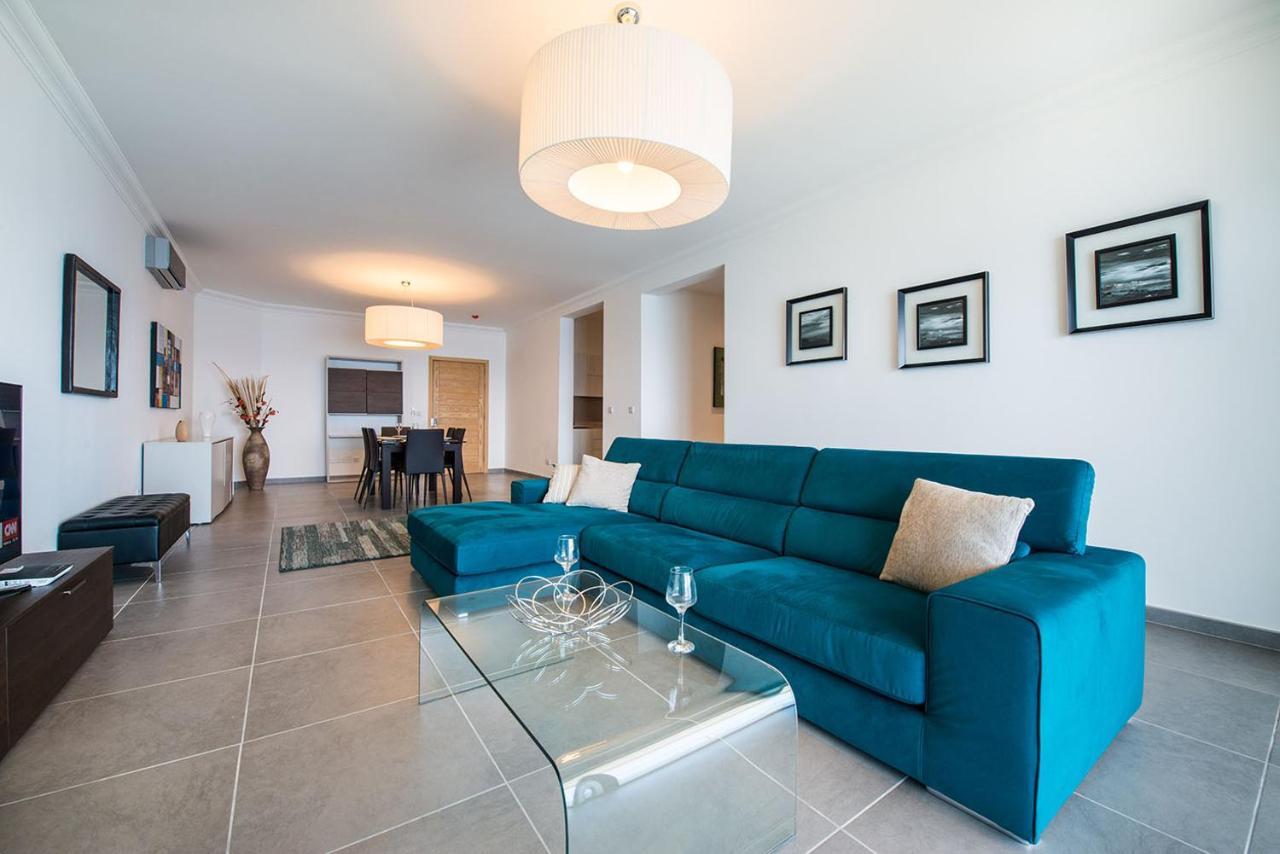 Seafront Luxury Apartment With Pool Сліма Екстер'єр фото