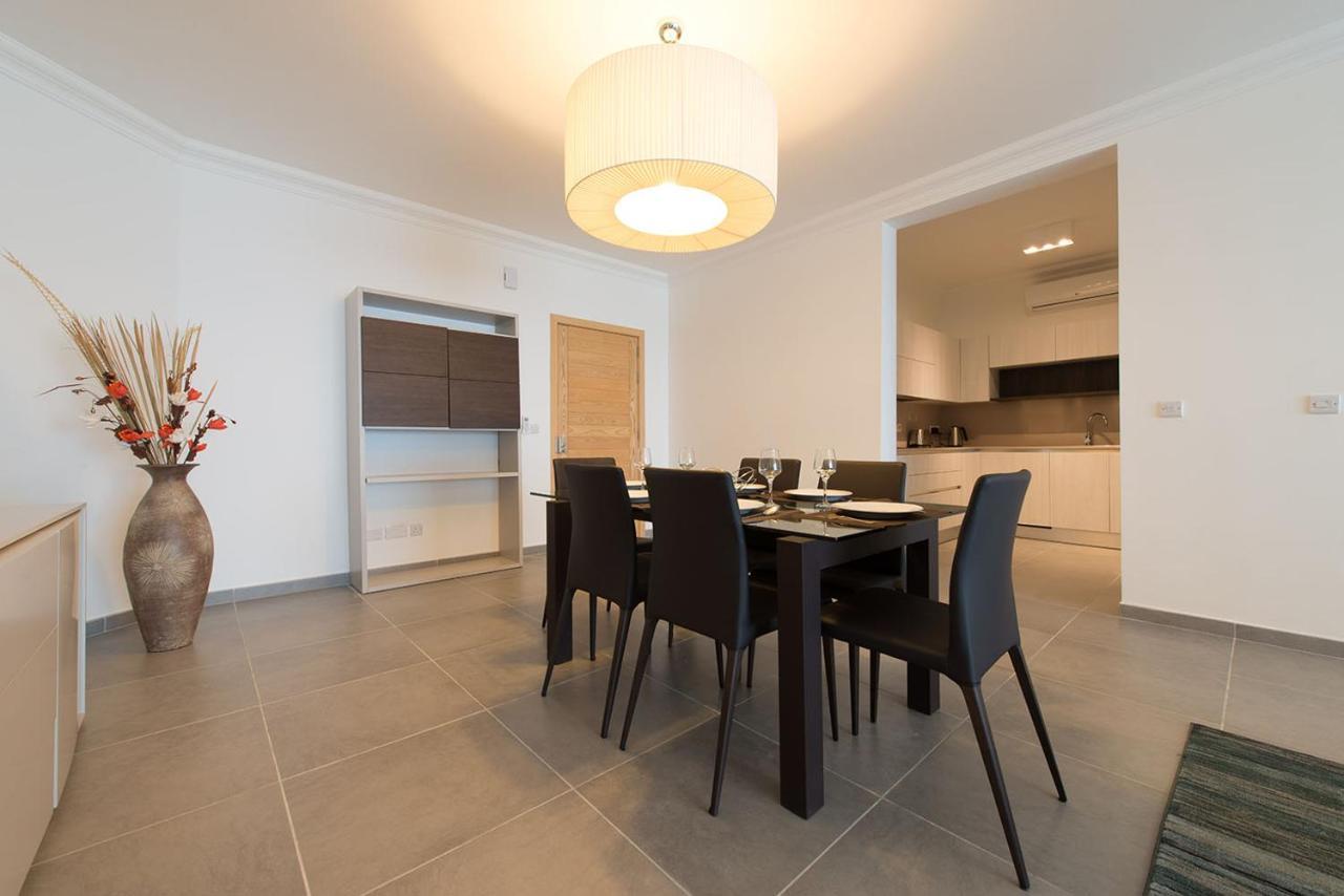 Seafront Luxury Apartment With Pool Сліма Екстер'єр фото
