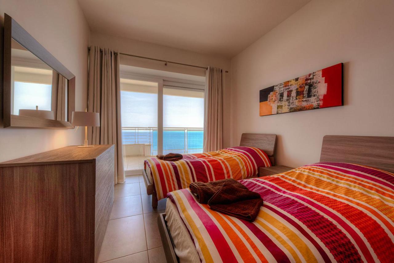 Seafront Luxury Apartment With Pool Сліма Екстер'єр фото