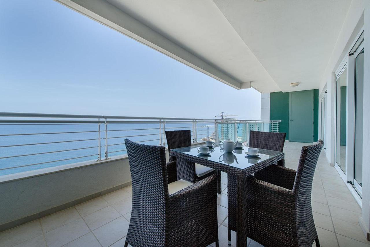 Seafront Luxury Apartment With Pool Сліма Екстер'єр фото