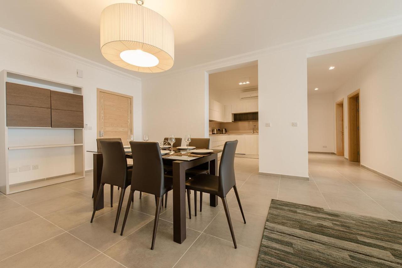 Seafront Luxury Apartment With Pool Сліма Екстер'єр фото